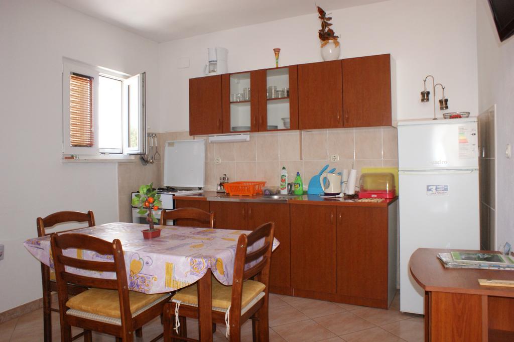 Apartments Kairos - Bili 9 Каштела Экстерьер фото